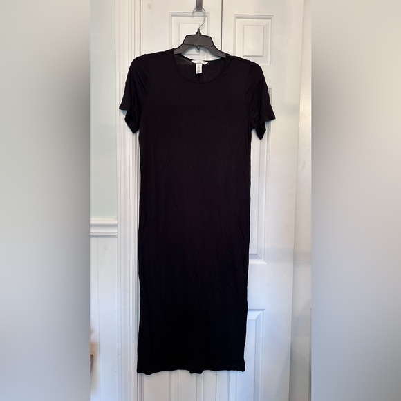 H&M Dresses & Skirts - NWOT H&M Black T-shirt Dress